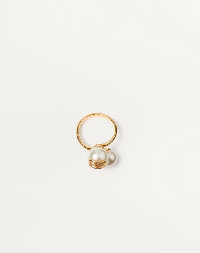 Valentino Jewelry Woman Vlogo Signature Metal And Pearl Ring For Woman In Goldcream Goldcream Valentino Jewelry Woman Vlogo Signature Metal And Pearl Ring For Woman In Goldcream Goldcream