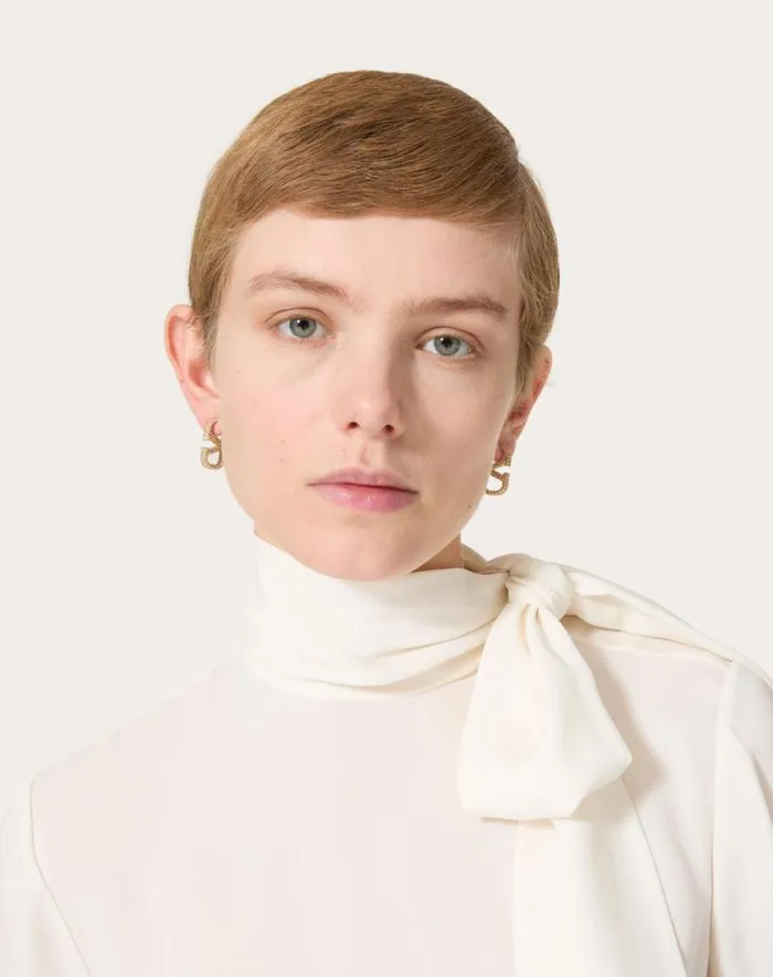 Valentino Jewelry Woman Vlogo Signature Metal Earring For Woman In Gold Gold Valentino Jewelry Woman Vlogo Signature Metal Earring For Woman In Gold Gold