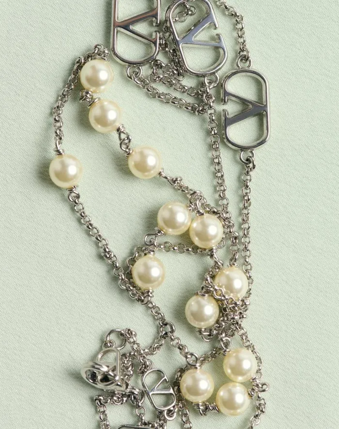 Valentino Jewelry Woman Vlogo Signature Metal Necklace With Swarovski Pearls For Woman In Palladium Palladium Valentino Jewelry Woman Vlogo Signature Metal Necklace With Swarovski Pearls For Woman In Palladium Palladium