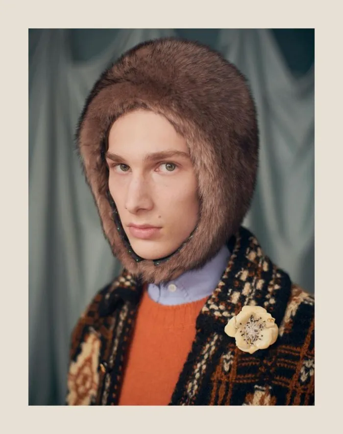 Valentino Knitwear Man Shetland Wool Crewneck Sweater With Vlogo Embroidery For Man In Butter Butter Valentino Knitwear Man Shetland Wool Crewneck Sweater With Vlogo Embroidery For Man In Butter Butter