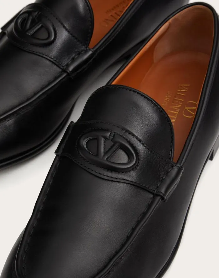Valentino Laceups And Loafers Man Vlogo The Bold Edition Calfskin Leather Loafer For Man In Fondant Fondant Valentino Laceups And Loafers Man Vlogo The Bold Edition Calfskin Leather Loafer For Man In Fondant Fondant