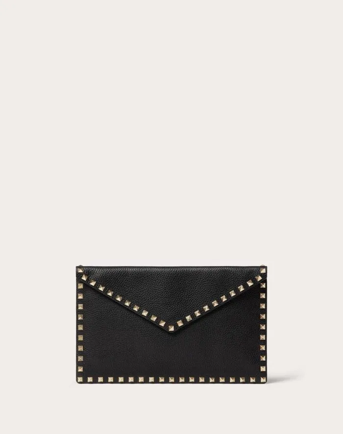 Valentino Mini Bags Woman Rockstud Grainy Calfskin Envelope Pouch For Woman In Poudre Poudre Valentino Mini Bags Woman Rockstud Grainy Calfskin Envelope Pouch For Woman In Poudre Poudre