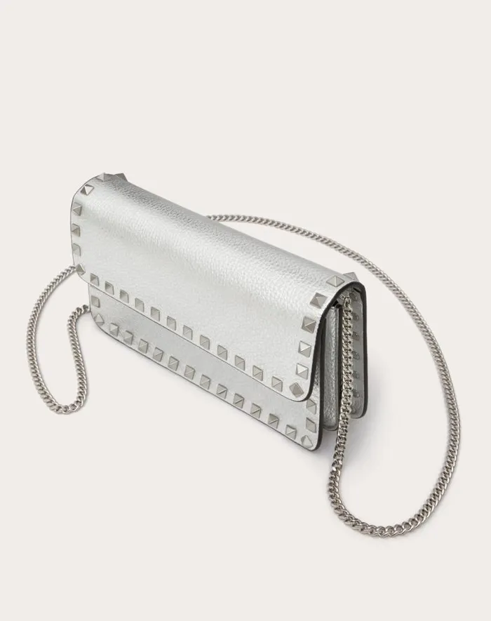 Valentino Mini Bags Woman Rockstud Metallic Grainy Calfskin Wallet With Chain For Woman In Silver Silver