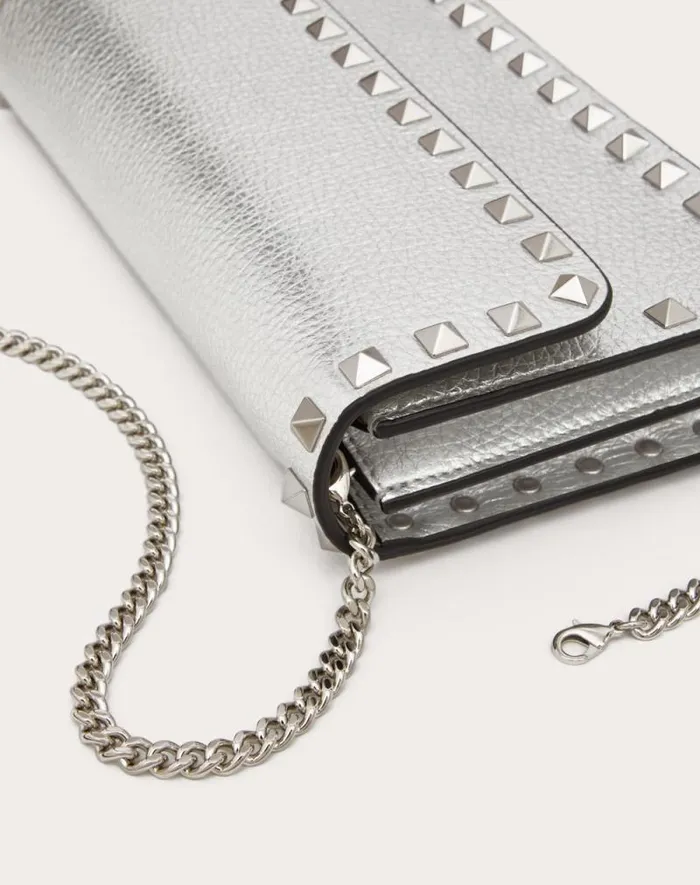 Valentino Mini Bags Woman Rockstud Metallic Grainy Calfskin Wallet With Chain For Woman In Silver Silver