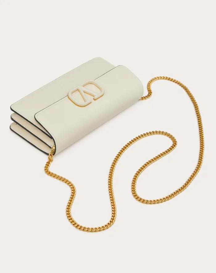 Valentino Mini Bags Woman Vlogo Signature Grainy Calfskin Wallet With Chain For Woman In Black Black Valentino Mini Bags Woman Vlogo Signature Grainy Calfskin Wallet With Chain For Woman In Black Black