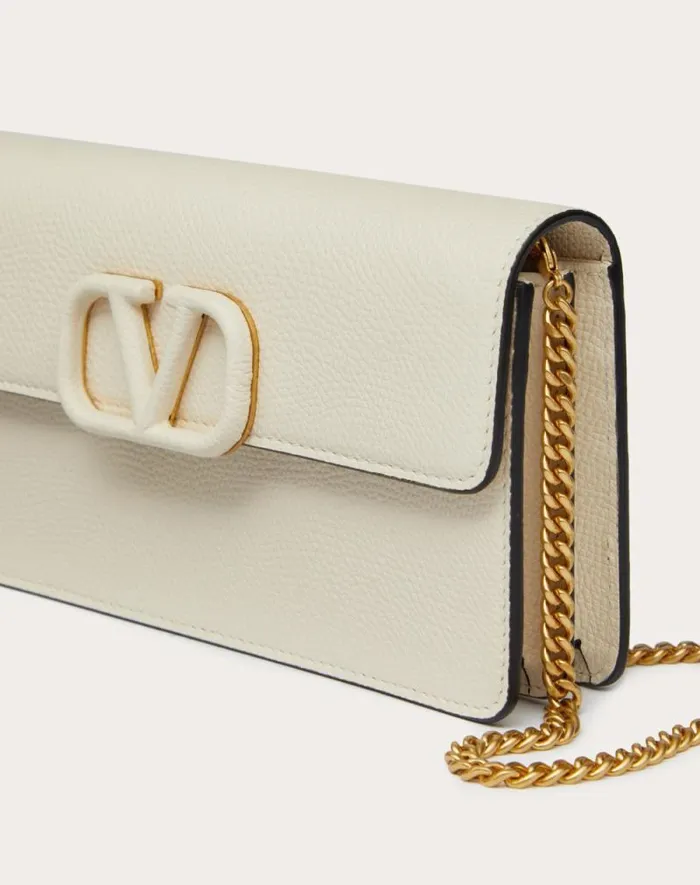 Valentino Mini Bags Woman Vlogo Signature Grainy Calfskin Wallet With Chain For Woman In Black Black Valentino Mini Bags Woman Vlogo Signature Grainy Calfskin Wallet With Chain For Woman In Black Black