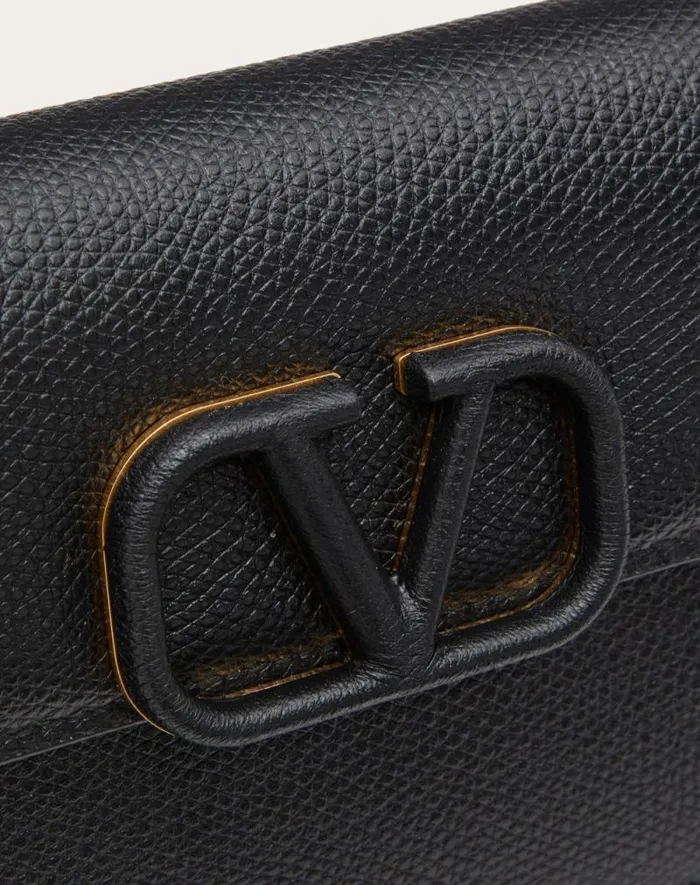 Valentino Mini Bags Woman Vlogo Signature Grainy Calfskin Wallet With Chain For Woman In Black Black Valentino Mini Bags Woman Vlogo Signature Grainy Calfskin Wallet With Chain For Woman In Black Black