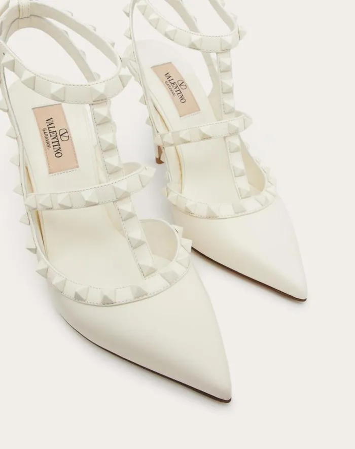 Valentino Pumps Woman Rockstud Ankle Strap Pump With Tonal Studs 100 For Woman In Poudre Poudre Valentino Pumps Woman Rockstud Ankle Strap Pump With Tonal Studs 100 For Woman In Poudre Poudre