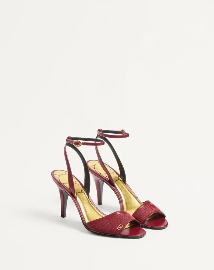 Valentino Sandals Woman Ladycrush Sandal In Kidskin 85mm For Woman In Ivory Ivory Valentino Sandals Woman Ladycrush Sandal In Kidskin 85mm For Woman In Ivory Ivory