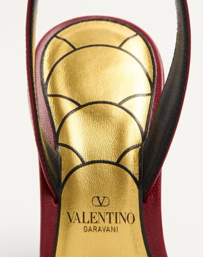 Valentino Sandals Woman Ladycrush Sandal In Kidskin 85mm For Woman In Ivory Ivory Valentino Sandals Woman Ladycrush Sandal In Kidskin 85mm For Woman In Ivory Ivory