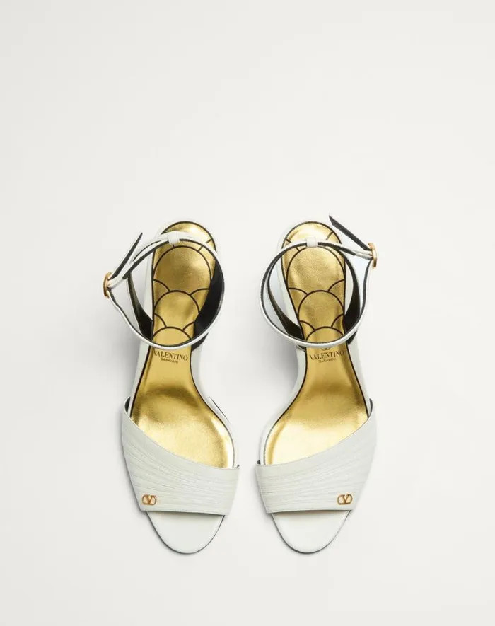 Valentino Sandals Woman Ladycrush Sandal In Kidskin 85mm For Woman In Ivory Ivory Valentino Sandals Woman Ladycrush Sandal In Kidskin 85mm For Woman In Ivory Ivory