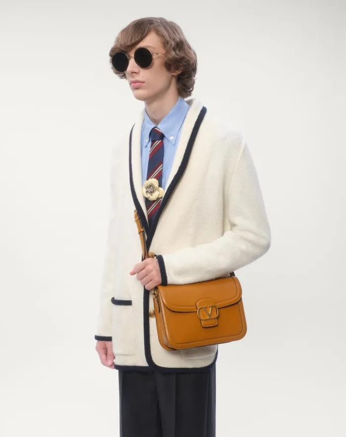 Valentino Shoulder Bags Man Valentino Garavani 9to5 Smooth Calfskin Shoulder Bag For Man In Golden Cuir Golden Cuir Valentino Shoulder Bags Man Valentino Garavani 9to5 Smooth Calfskin Shoulder Bag For Man In Golden Cuir Golden Cuir