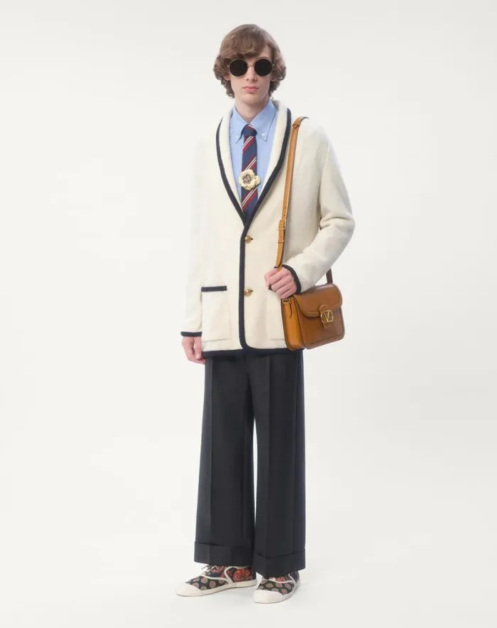 Valentino Shoulder Bags Man Valentino Garavani 9to5 Smooth Calfskin Shoulder Bag For Man In Golden Cuir Golden Cuir Valentino Shoulder Bags Man Valentino Garavani 9to5 Smooth Calfskin Shoulder Bag For Man In Golden Cuir Golden Cuir