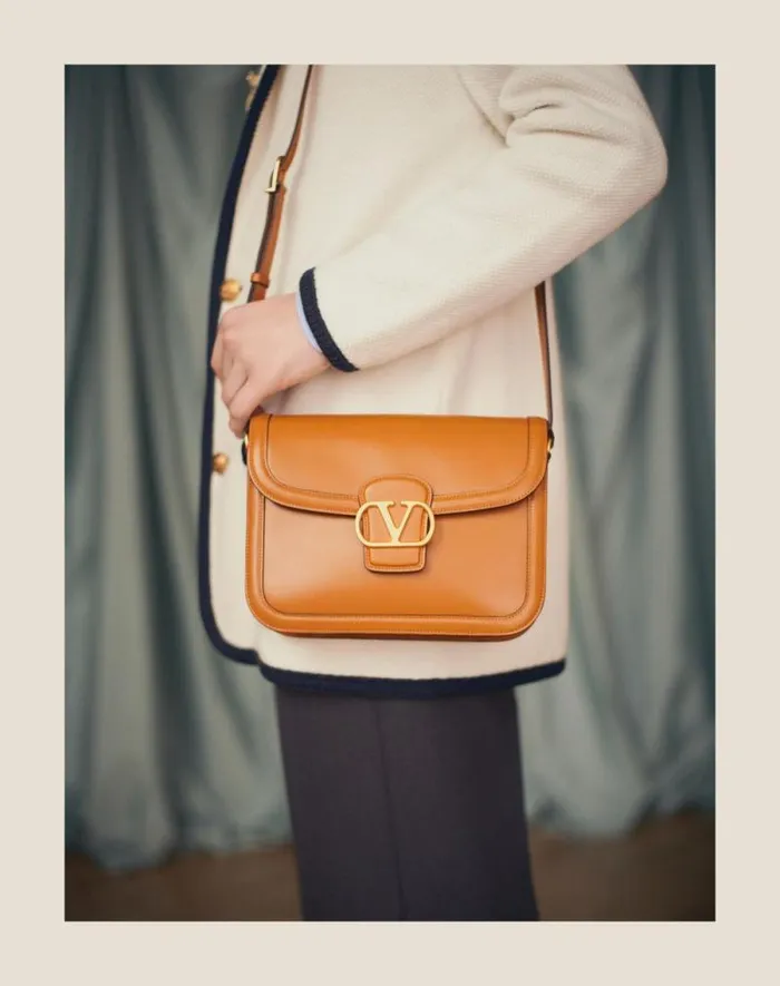 Valentino Shoulder Bags Man Valentino Garavani 9to5 Smooth Calfskin Shoulder Bag For Man In Golden Cuir Golden Cuir Valentino Shoulder Bags Man Valentino Garavani 9to5 Smooth Calfskin Shoulder Bag For Man In Golden Cuir Golden Cuir