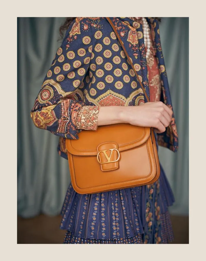 Valentino Shoulder Bags WomanMan Valentino Garavani 9to5 Smooth Calfskin Shoulder Bag For Woman In Brown Brown Valentino Shoulder Bags WomanMan Valentino Garavani 9to5 Smooth Calfskin Shoulder Bag For Woman In Brown Brown