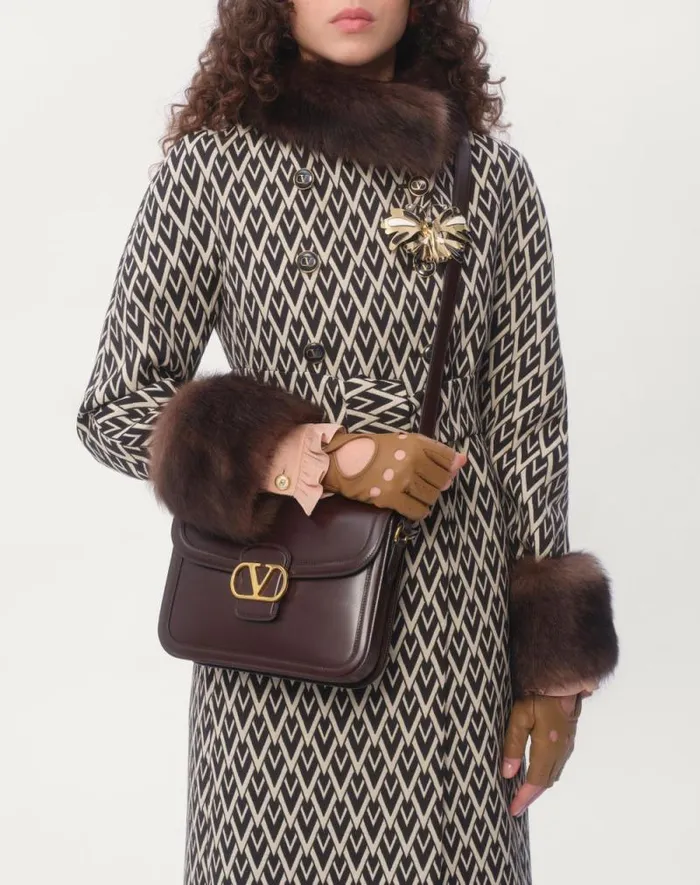 Valentino Shoulder Bags WomanMan Valentino Garavani 9to5 Smooth Calfskin Shoulder Bag For Woman In Brown Brown Valentino Shoulder Bags WomanMan Valentino Garavani 9to5 Smooth Calfskin Shoulder Bag For Woman In Brown Brown