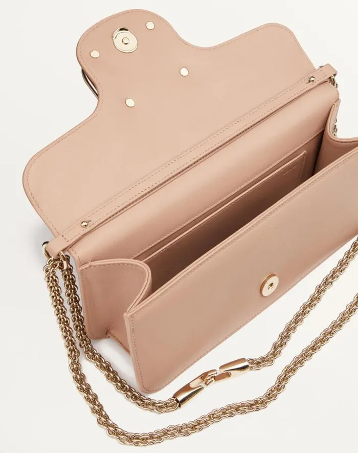 Valentino Shoulder Bags Woman Valentino Garavani Loc Calfskin Shoulder Bag For Woman In Rose Cannelle Rose Cannelle Valentino Shoulder Bags Woman Valentino Garavani Loc Calfskin Shoulder Bag For Woman In Rose Cannelle Rose Cannelle