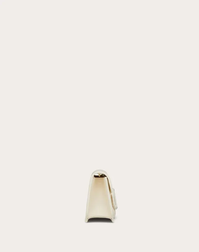 Valentino Shoulder Bags Woman Valentino Garavani Loc Calfskin Shoulder Bag For Woman In Rose Cannelle Rose Cannelle Valentino Shoulder Bags Woman Valentino Garavani Loc Calfskin Shoulder Bag For Woman In Rose Cannelle Rose Cannelle