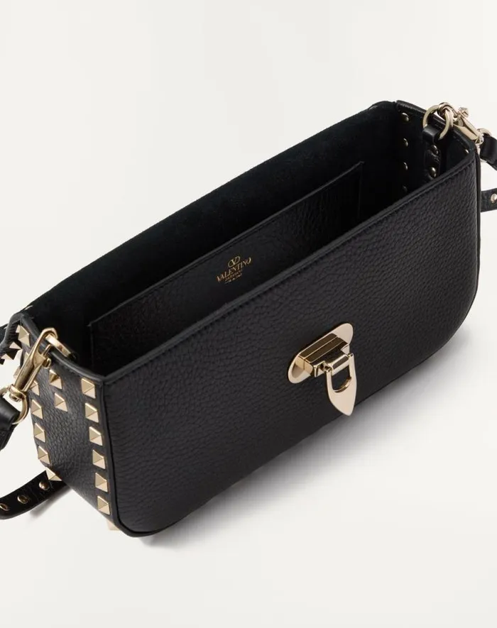 Valentino Shoulder Bags Woman Valentino Garavani Rockstud Grainy Calfskin Shoulder Bag For Woman In Poudre Poudre Valentino Shoulder Bags Woman Valentino Garavani Rockstud Grainy Calfskin Shoulder Bag For Woman In Poudre Poudre