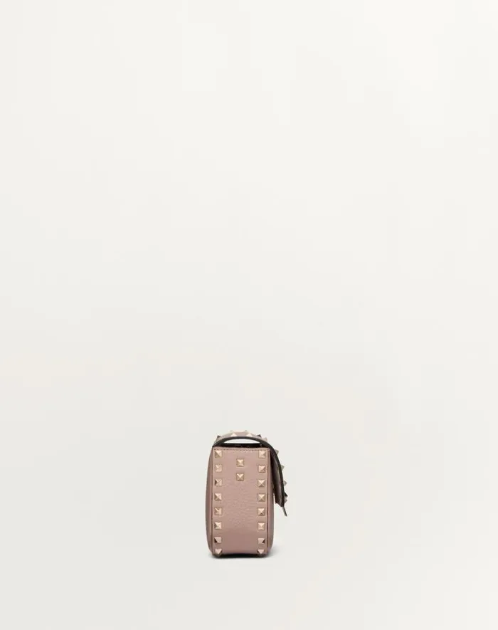 Valentino Shoulder Bags Woman Valentino Garavani Rockstud Grainy Calfskin Shoulder Bag For Woman In Poudre Poudre Valentino Shoulder Bags Woman Valentino Garavani Rockstud Grainy Calfskin Shoulder Bag For Woman In Poudre Poudre