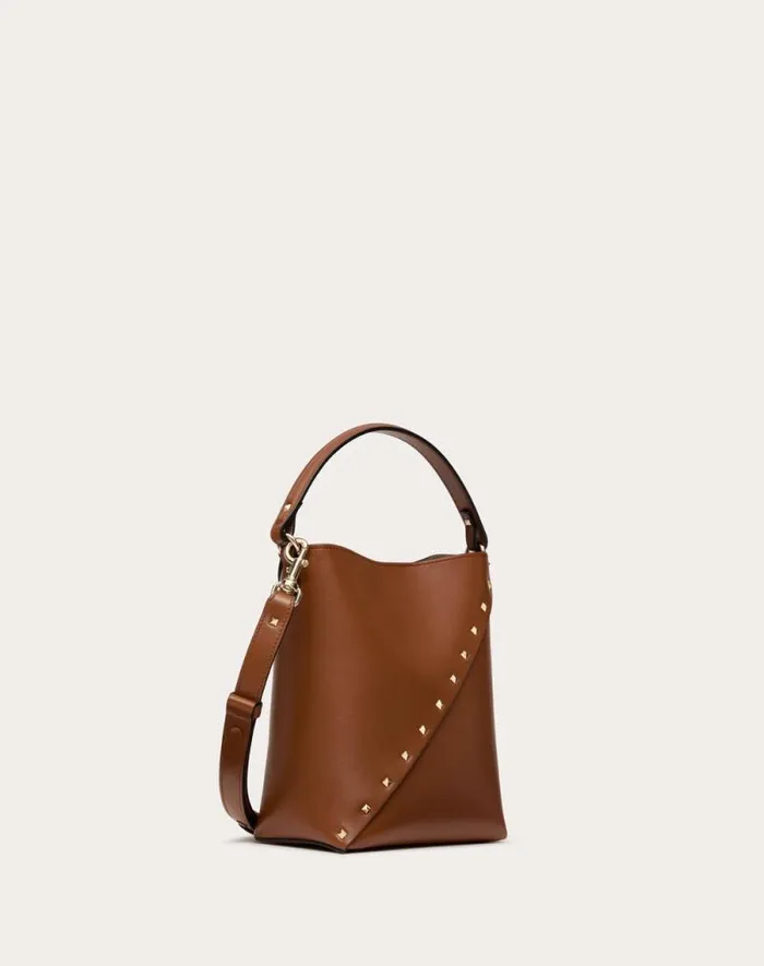 Valentino Shoulder Bags Woman Valentino Garavani Valentino Garavani Rockstud Wispy Calfskin Bucket Bag For Woman In Ivory Ivory Valentino Shoulder Bags Woman Valentino Garavani Valentino Garavani Rockstud Wispy Calfskin Bucket Bag For Woman In Ivory Ivory