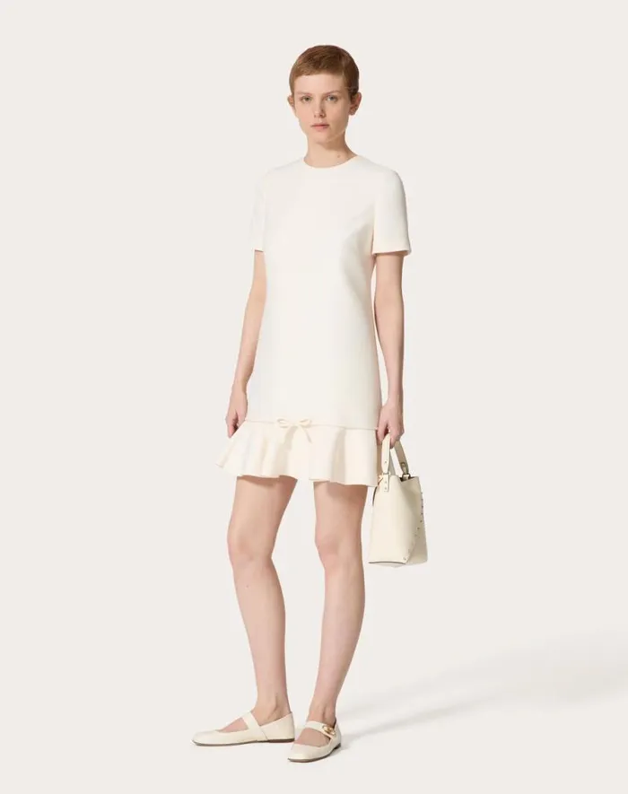 Valentino Shoulder Bags Woman Valentino Garavani Valentino Garavani Rockstud Wispy Calfskin Bucket Bag For Woman In Ivory Ivory Valentino Shoulder Bags Woman Valentino Garavani Valentino Garavani Rockstud Wispy Calfskin Bucket Bag For Woman In Ivory Ivory