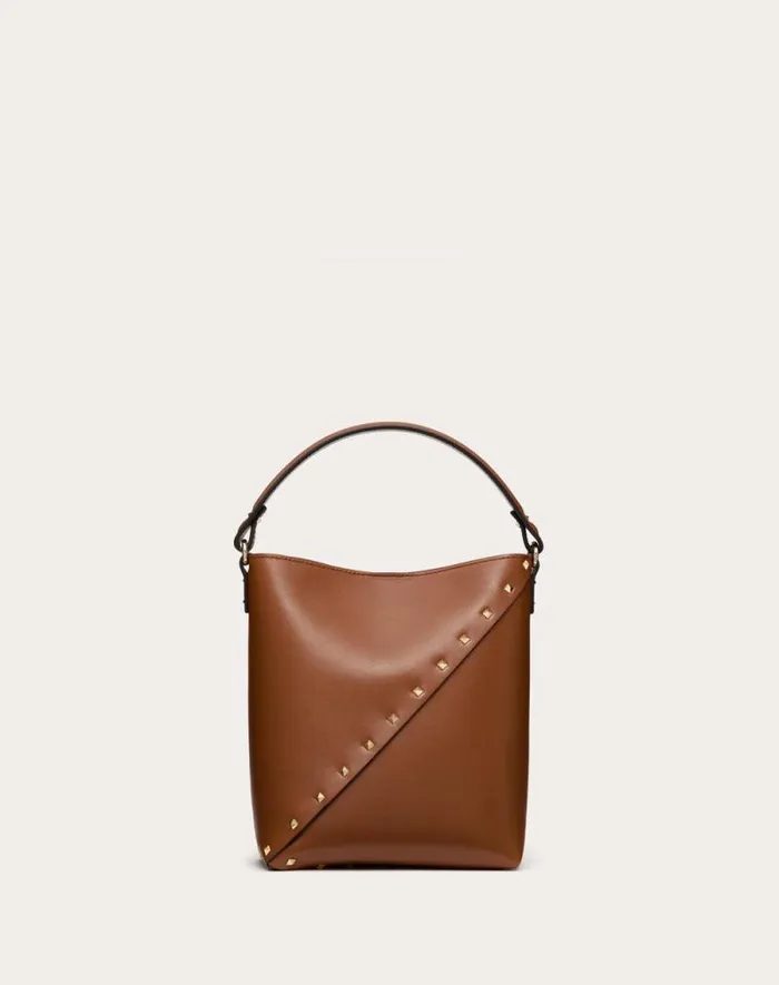 Valentino Shoulder Bags Woman Valentino Garavani Valentino Garavani Rockstud Wispy Calfskin Bucket Bag For Woman In Ivory Ivory Valentino Shoulder Bags Woman Valentino Garavani Valentino Garavani Rockstud Wispy Calfskin Bucket Bag For Woman In Ivory Ivory
