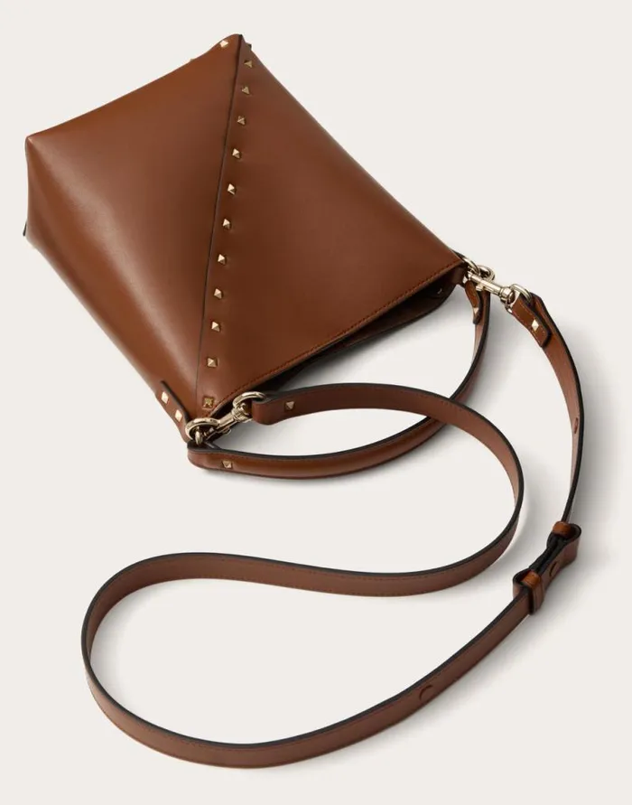 Valentino Shoulder Bags Woman Valentino Garavani Valentino Garavani Rockstud Wispy Calfskin Bucket Bag For Woman In Ivory Ivory Valentino Shoulder Bags Woman Valentino Garavani Valentino Garavani Rockstud Wispy Calfskin Bucket Bag For Woman In Ivory Ivory