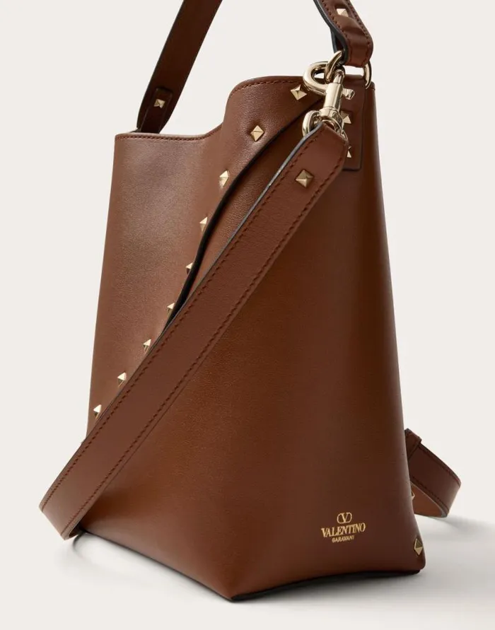Valentino Shoulder Bags Woman Valentino Garavani Valentino Garavani Rockstud Wispy Calfskin Bucket Bag For Woman In Ivory Ivory Valentino Shoulder Bags Woman Valentino Garavani Valentino Garavani Rockstud Wispy Calfskin Bucket Bag For Woman In Ivory Ivory