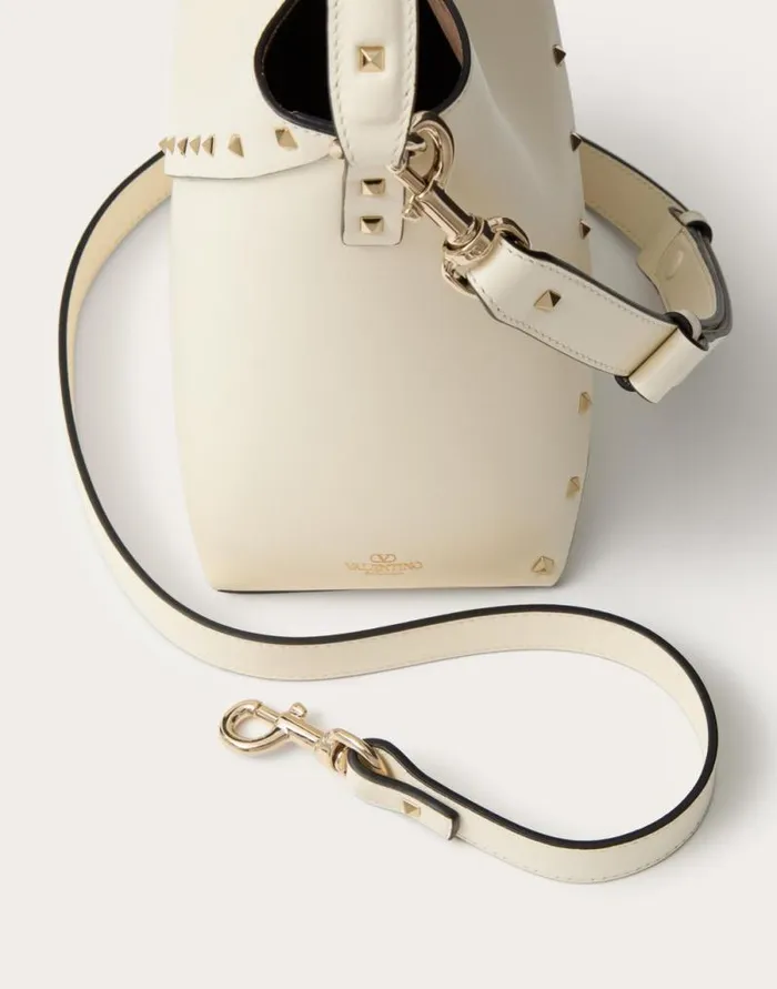 Valentino Shoulder Bags Woman Valentino Garavani Valentino Garavani Rockstud Wispy Calfskin Bucket Bag For Woman In Ivory Ivory Valentino Shoulder Bags Woman Valentino Garavani Valentino Garavani Rockstud Wispy Calfskin Bucket Bag For Woman In Ivory Ivory