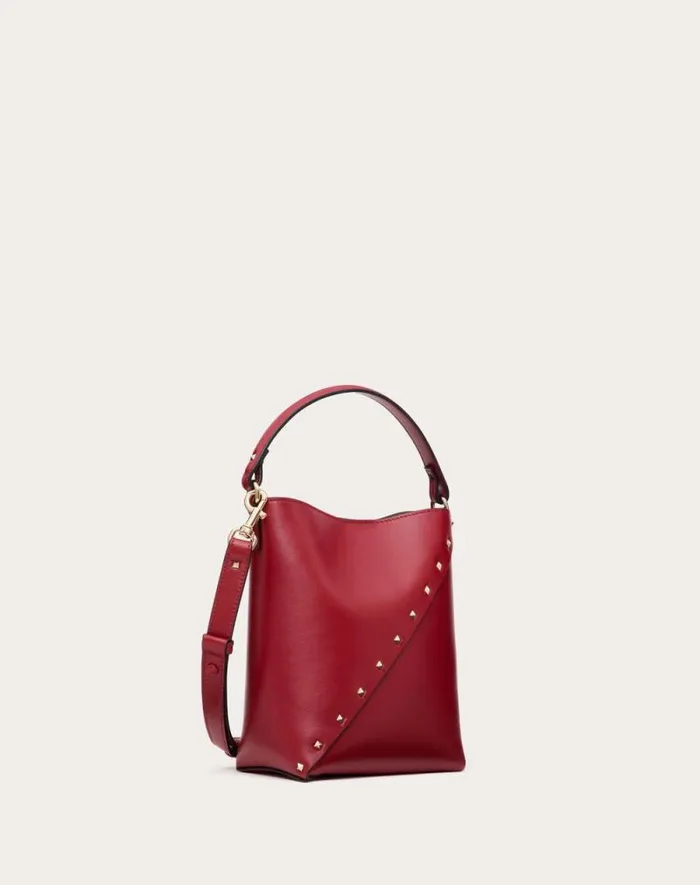 Valentino Shoulder Bags Woman Valentino Garavani Valentino Garavani Rockstud Wispy Calfskin Bucket Bag For Woman In Ivory Ivory Valentino Shoulder Bags Woman Valentino Garavani Valentino Garavani Rockstud Wispy Calfskin Bucket Bag For Woman In Ivory Ivory