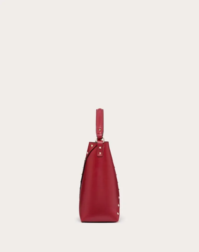 Valentino Shoulder Bags Woman Valentino Garavani Valentino Garavani Rockstud Wispy Calfskin Bucket Bag For Woman In Ivory Ivory Valentino Shoulder Bags Woman Valentino Garavani Valentino Garavani Rockstud Wispy Calfskin Bucket Bag For Woman In Ivory Ivory