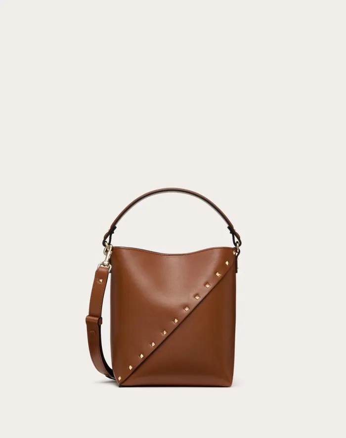 Valentino Shoulder Bags Woman Valentino Garavani Valentino Garavani Rockstud Wispy Calfskin Bucket Bag For Woman In Ivory Ivory Valentino Shoulder Bags Woman Valentino Garavani Valentino Garavani Rockstud Wispy Calfskin Bucket Bag For Woman In Ivory Ivory