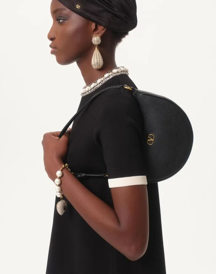Valentino Shoulder Bags Woman Vlogo Signature Mini Hobo Bag In Grainy Calfskin For Woman In Black Black