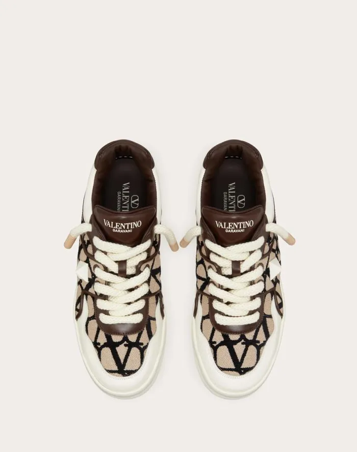 Valentino Sneakers Man One Stud Xl Lowtop Sneaker In Nappa Leather And Toile Iconographe Fabric For Man In Fondant Fondant Valentino Sneakers Man One Stud Xl Lowtop Sneaker In Nappa Leather And Toile Iconographe Fabric For Man In Fondant Fondant