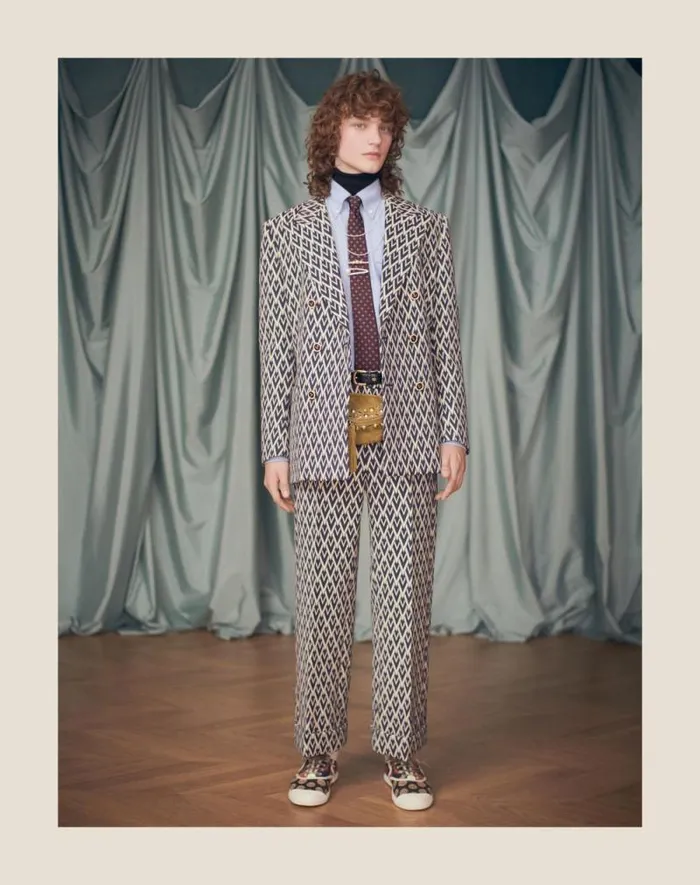 Valentino Suits Man Wool Pants With Cuffs With Toute La V Jacquard Pattern For Man In Nightcream Nightcream Valentino Suits Man Wool Pants With Cuffs With Toute La V Jacquard Pattern For Man In Nightcream Nightcream