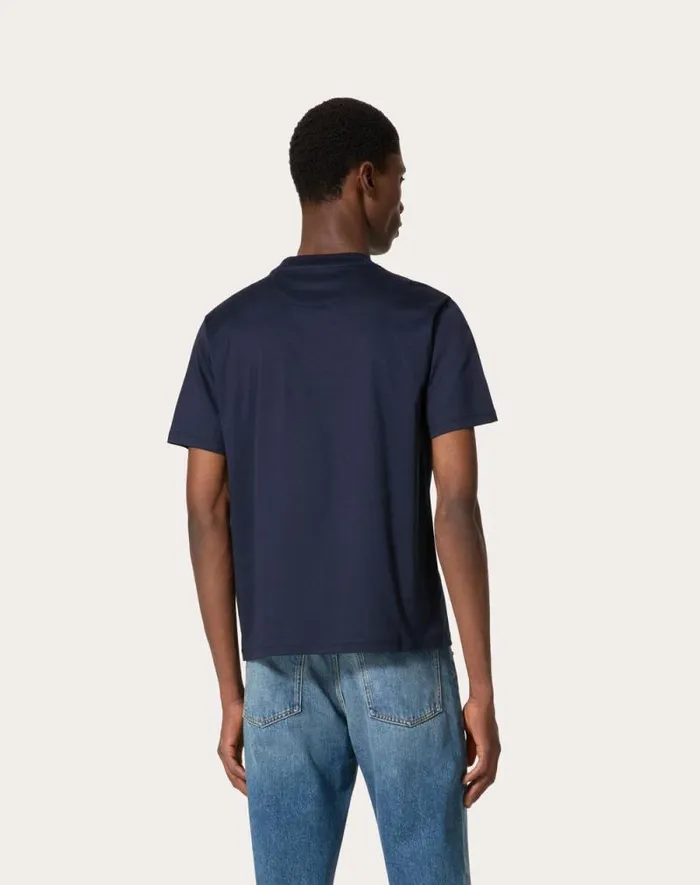 Valentino Tshirts And Sweatshirts Man Valentino Print Cotton Crewneck Tshirt For Man In White White Valentino Tshirts And Sweatshirts Man Valentino Print Cotton Crewneck Tshirt For Man In White White