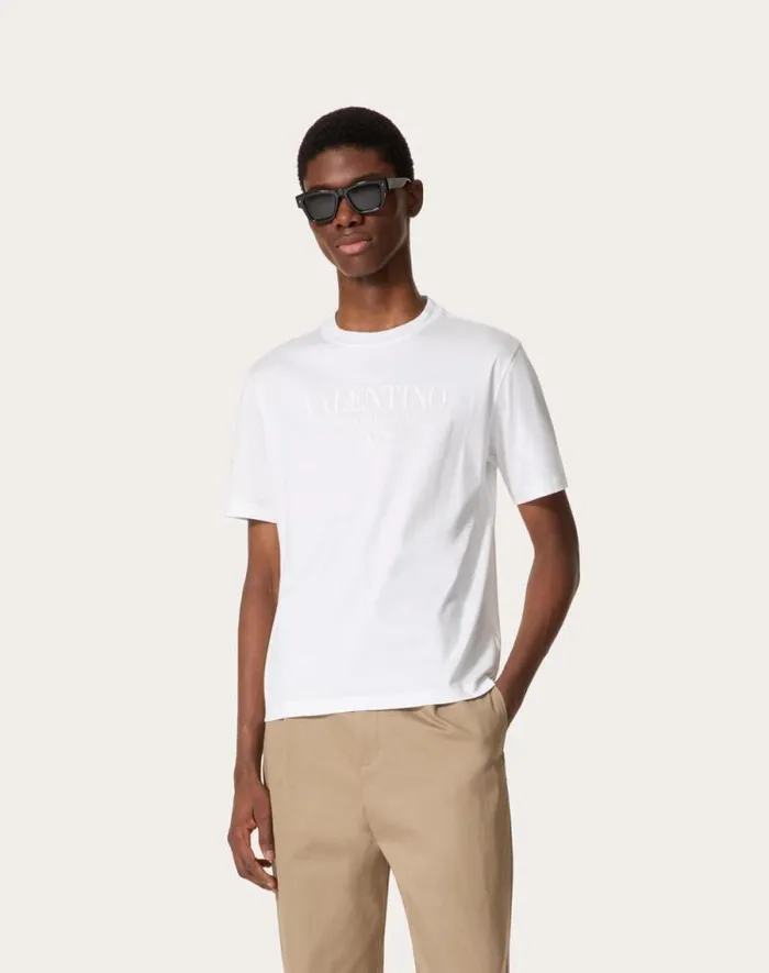 Valentino Tshirts And Sweatshirts Man Valentino Print Cotton Crewneck Tshirt For Man In White White Valentino Tshirts And Sweatshirts Man Valentino Print Cotton Crewneck Tshirt For Man In White White