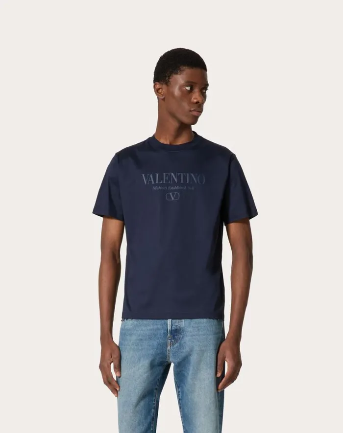 Valentino Tshirts And Sweatshirts Man Valentino Print Cotton Crewneck Tshirt For Man In White White Valentino Tshirts And Sweatshirts Man Valentino Print Cotton Crewneck Tshirt For Man In White White