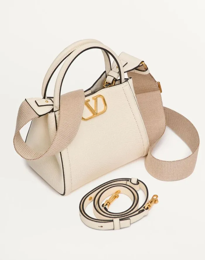 Valentino Top Handle Bags Woman Valentino Garavani Alltime Small Handbag In Grainy Calfskin For Woman In Rose Cannelle Rose Cannelle Valentino Top Handle Bags Woman Valentino Garavani Alltime Small Handbag In Grainy Calfskin For Woman In Rose Cannelle Rose Cannelle