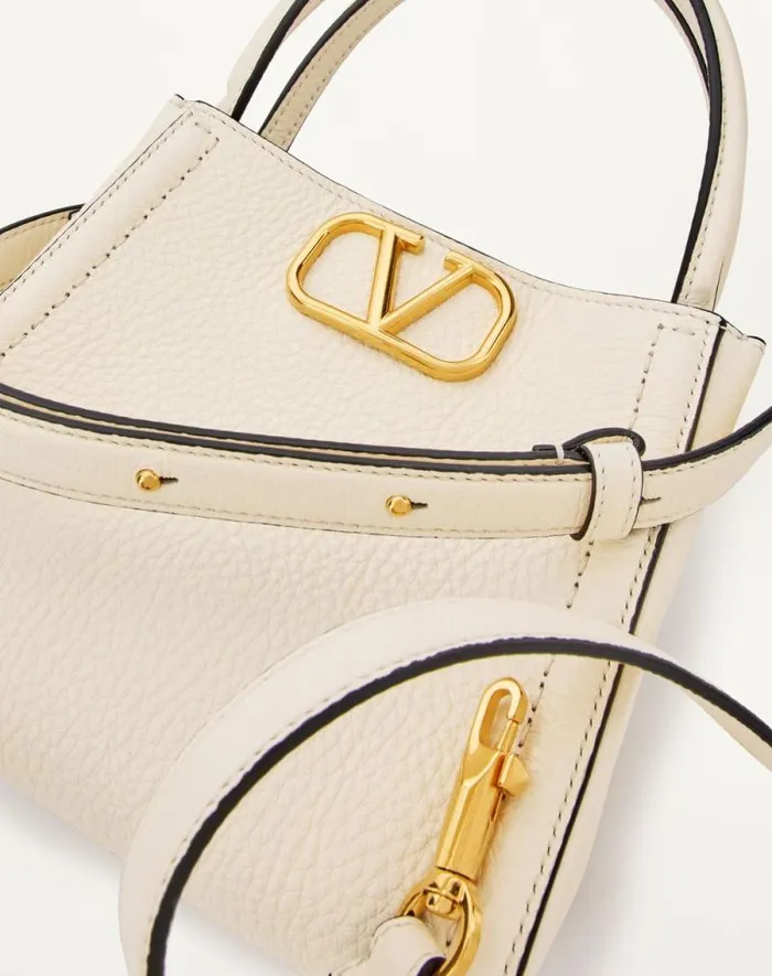 Valentino Top Handle Bags Woman Valentino Garavani Alltime Small Handbag In Grainy Calfskin For Woman In Rose Cannelle Rose Cannelle Valentino Top Handle Bags Woman Valentino Garavani Alltime Small Handbag In Grainy Calfskin For Woman In Rose Cannelle Rose Cannelle