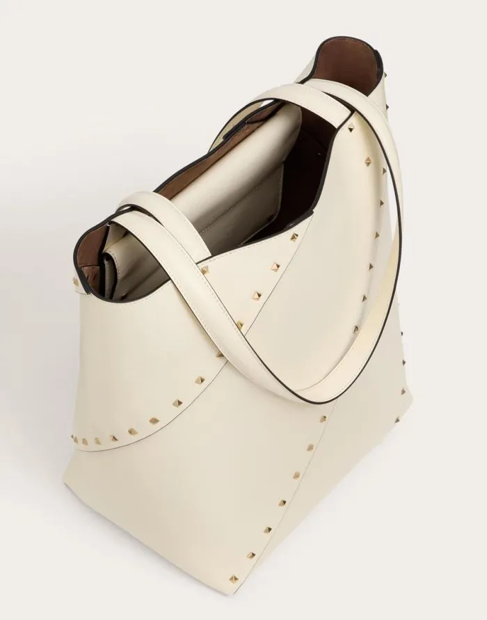 Valentino Totes Woman Valentino Garavani Valentino Garavani Rockstud Wispy Shopping Bag In Calfskin For Woman In Tobacco Tobacco Valentino Totes Woman Valentino Garavani Valentino Garavani Rockstud Wispy Shopping Bag In Calfskin For Woman In Tobacco Tobacco