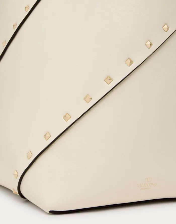 Valentino Totes Woman Valentino Garavani Valentino Garavani Rockstud Wispy Shopping Bag In Calfskin For Woman In Tobacco Tobacco Valentino Totes Woman Valentino Garavani Valentino Garavani Rockstud Wispy Shopping Bag In Calfskin For Woman In Tobacco Tobacco