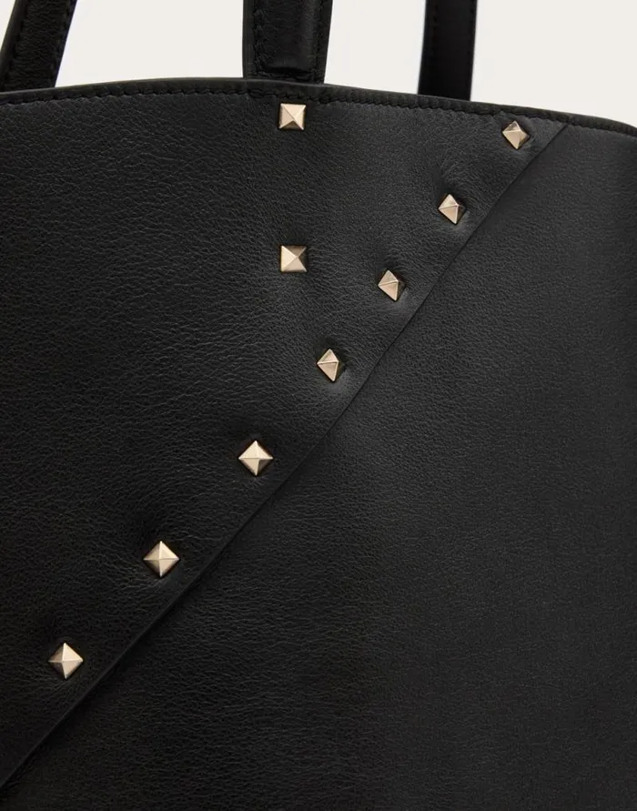 Valentino Totes Woman Valentino Garavani Valentino Garavani Rockstud Wispy Shopping Bag In Calfskin For Woman In Tobacco Tobacco Valentino Totes Woman Valentino Garavani Valentino Garavani Rockstud Wispy Shopping Bag In Calfskin For Woman In Tobacco Tobacco