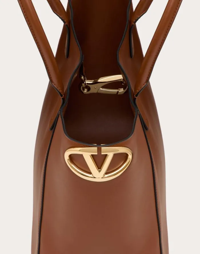 Valentino Totes Woman Vlogo Side Shopping Bag In Nappa Calfskin For Woman In Tobacco Tobacco Valentino Totes Woman Vlogo Side Shopping Bag In Nappa Calfskin For Woman In Tobacco Tobacco