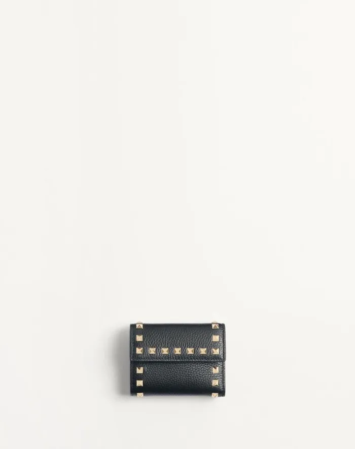 Valentino Wallets And Small Leather Goods Woman Rockstud Trifold Wallet In Grainy Calfskin For Woman In Sky Grey Sky Grey Valentino Wallets And Small Leather Goods Woman Rockstud Trifold Wallet In Grainy Calfskin For Woman In Sky Grey Sky Grey