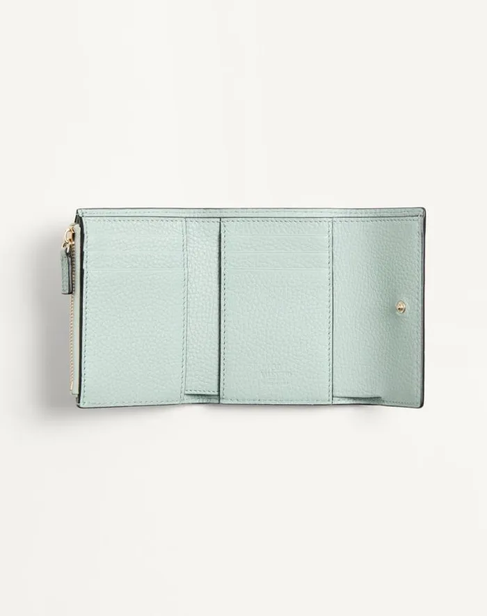 Valentino Wallets And Small Leather Goods Woman Rockstud Trifold Wallet In Grainy Calfskin For Woman In Sky Grey Sky Grey Valentino Wallets And Small Leather Goods Woman Rockstud Trifold Wallet In Grainy Calfskin For Woman In Sky Grey Sky Grey