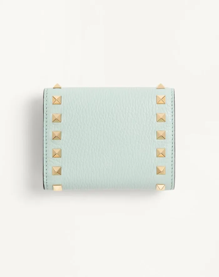 Valentino Wallets And Small Leather Goods Woman Rockstud Trifold Wallet In Grainy Calfskin For Woman In Sky Grey Sky Grey Valentino Wallets And Small Leather Goods Woman Rockstud Trifold Wallet In Grainy Calfskin For Woman In Sky Grey Sky Grey