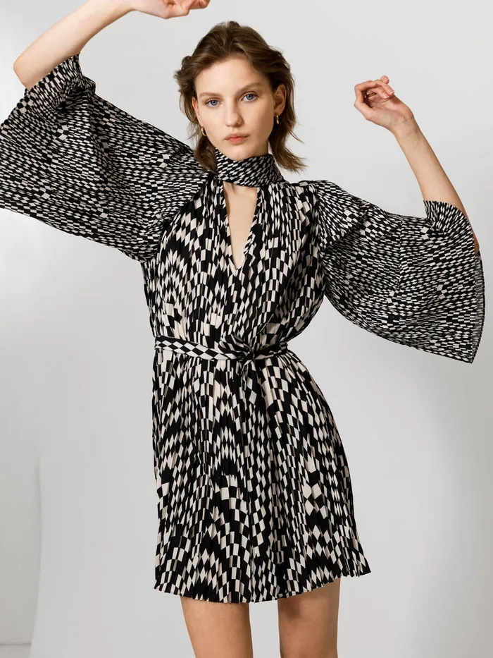 Woman Dresses French Connection Fern Arie Pleated Ella Crepe Mini Dress Classic Creamblackout Woman Dresses French Connection Fern Arie Pleated Ella Crepe Mini Dress Classic Creamblackout