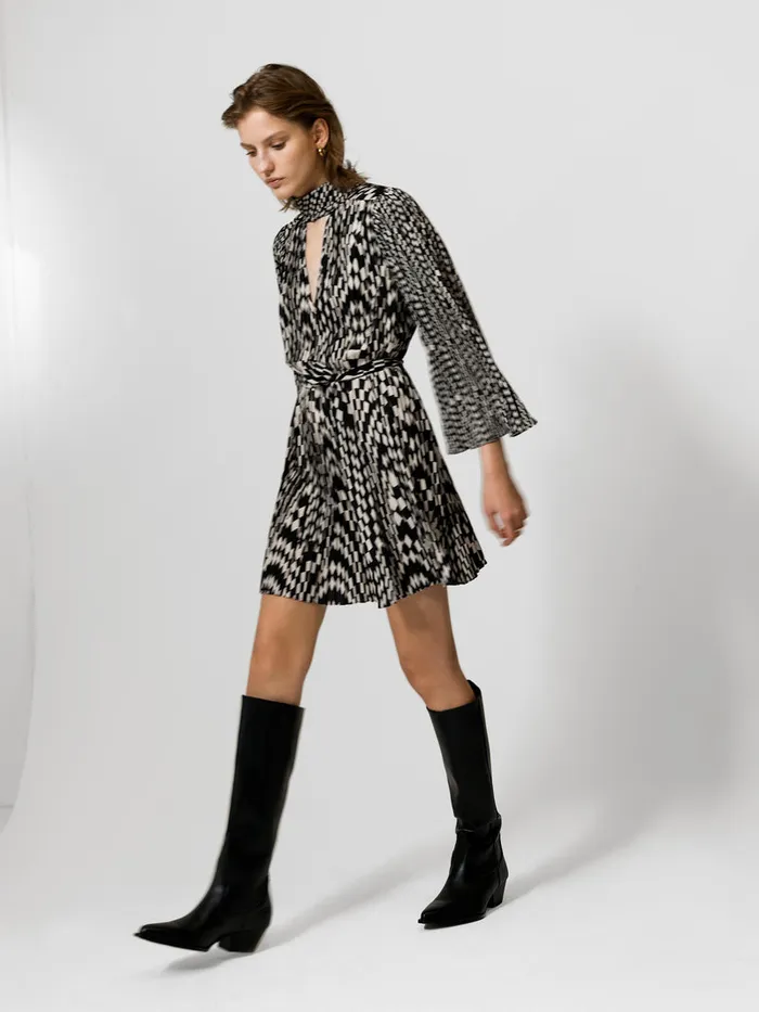 Woman Dresses French Connection Fern Arie Pleated Ella Crepe Mini Dress Classic Creamblackout Woman Dresses French Connection Fern Arie Pleated Ella Crepe Mini Dress Classic Creamblackout